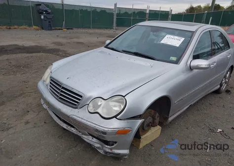 2006 Mercedes-Benz C 230 Sport из США, поврежденный, VIN WDBRF52H96A872751